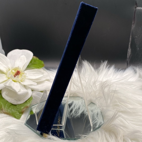 DIOR EMBOSSED BLUE VELVET NOTEBOOK Gold Gilt Page Edges 7” x 5” x 1/2” NEW - Picture 7 of 9